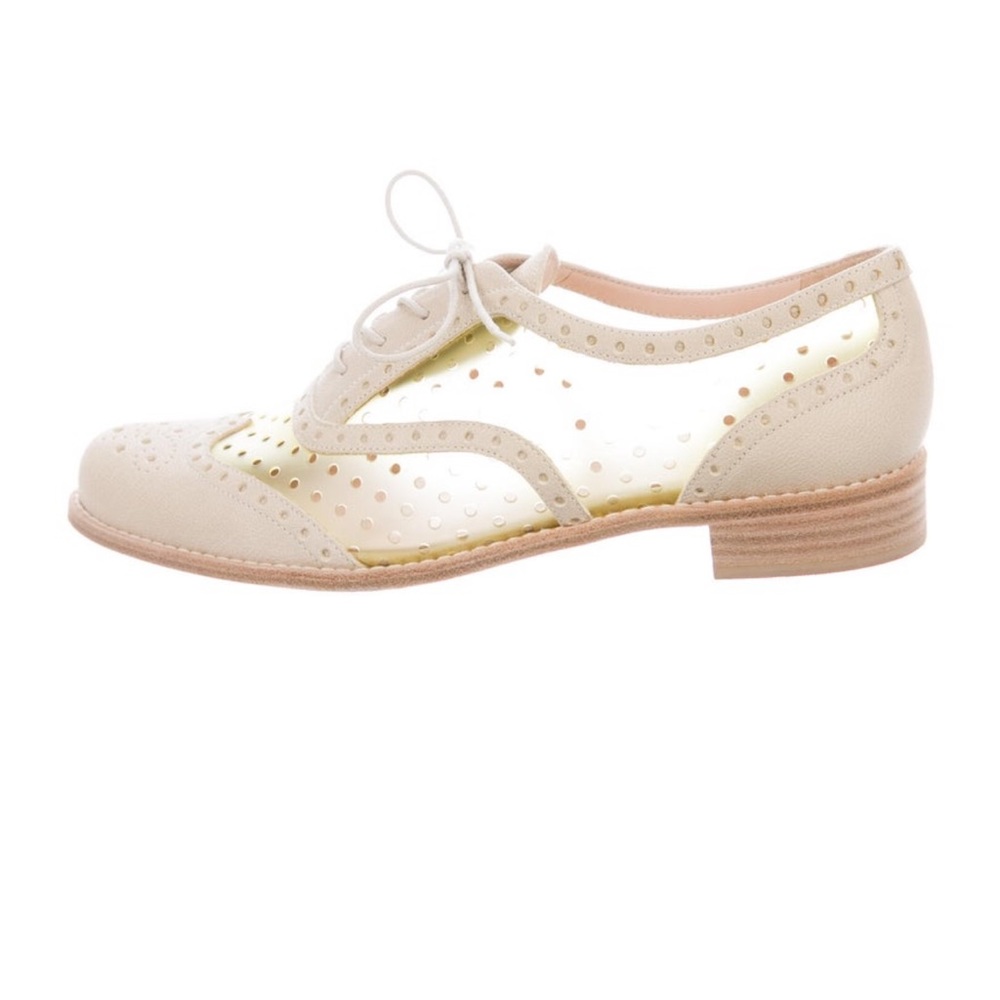 Stuart Weitzman Cream and Gold Flats